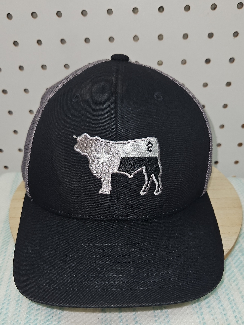 Cavenders Rafter C Bull Trucker Hat SnapBack Mesh One Size Embroidered